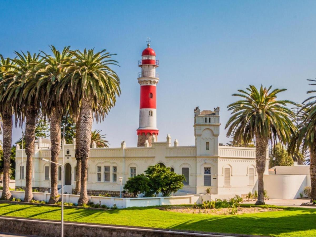 Japie'S Yard Wanderer'S Inn Swakopmund Exterior photo