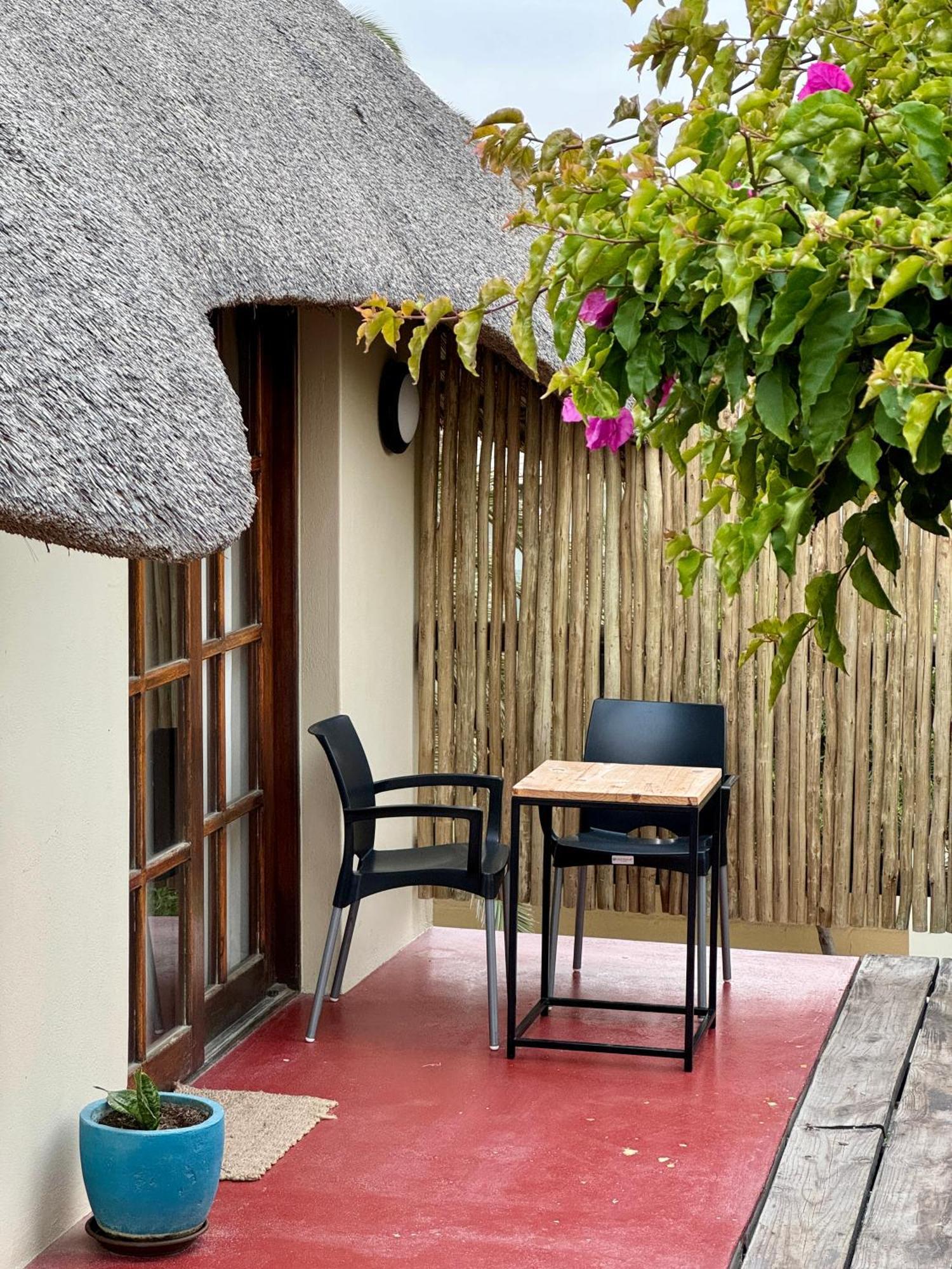 Japie'S Yard Wanderer'S Inn Swakopmund Exterior photo
