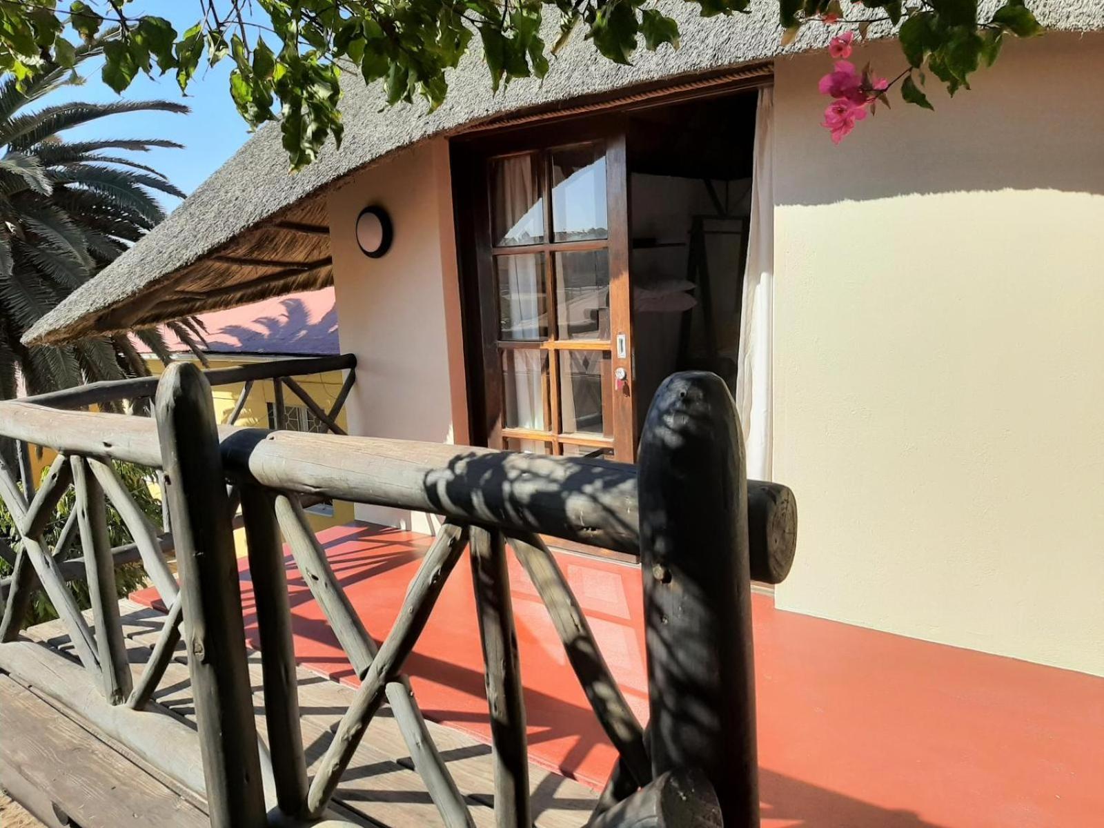Japie'S Yard Wanderer'S Inn Swakopmund Exterior photo